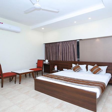 Jabali Palace Hotel Джабалпур Екстериор снимка