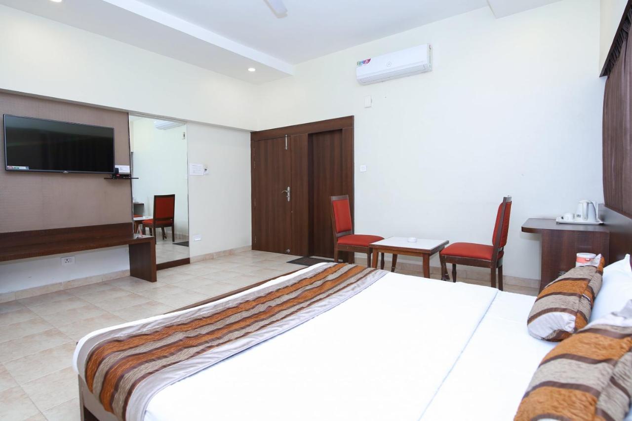 Jabali Palace Hotel Джабалпур Екстериор снимка