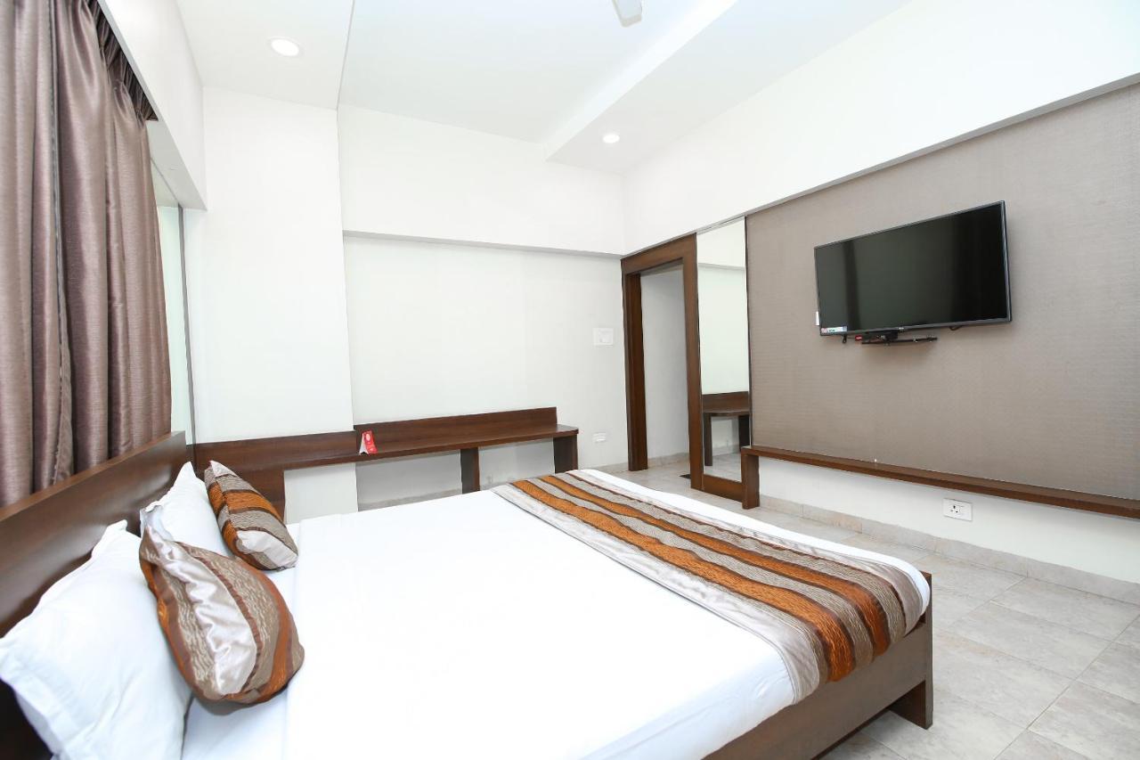 Jabali Palace Hotel Джабалпур Екстериор снимка