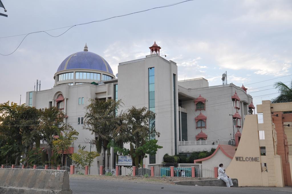 Jabali Palace Hotel Джабалпур Екстериор снимка