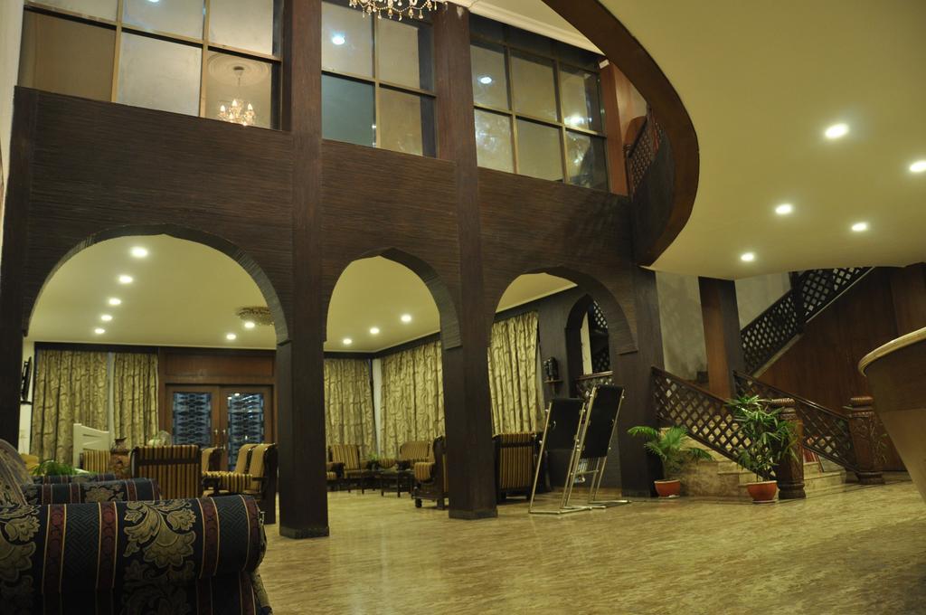 Jabali Palace Hotel Джабалпур Екстериор снимка