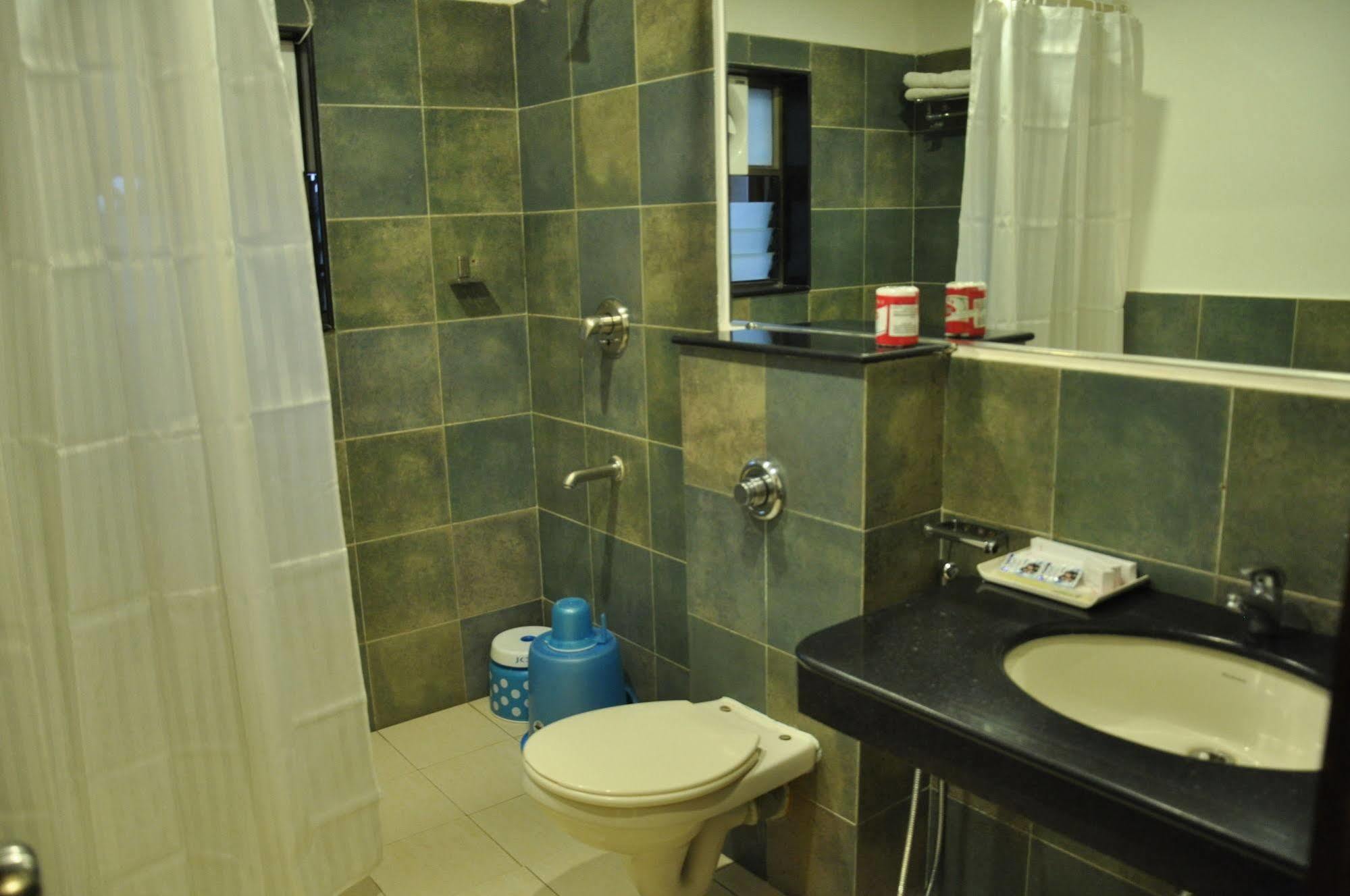 Jabali Palace Hotel Джабалпур Екстериор снимка