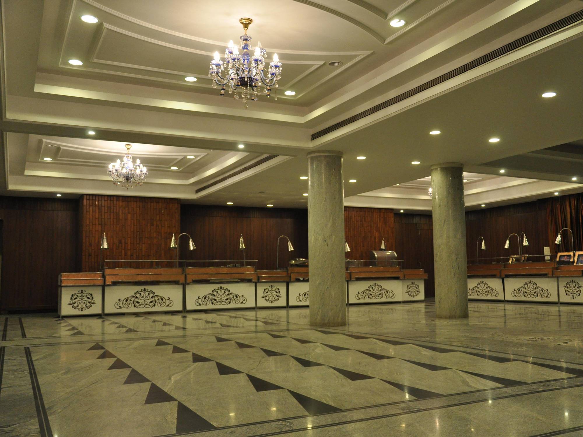 Jabali Palace Hotel Джабалпур Екстериор снимка